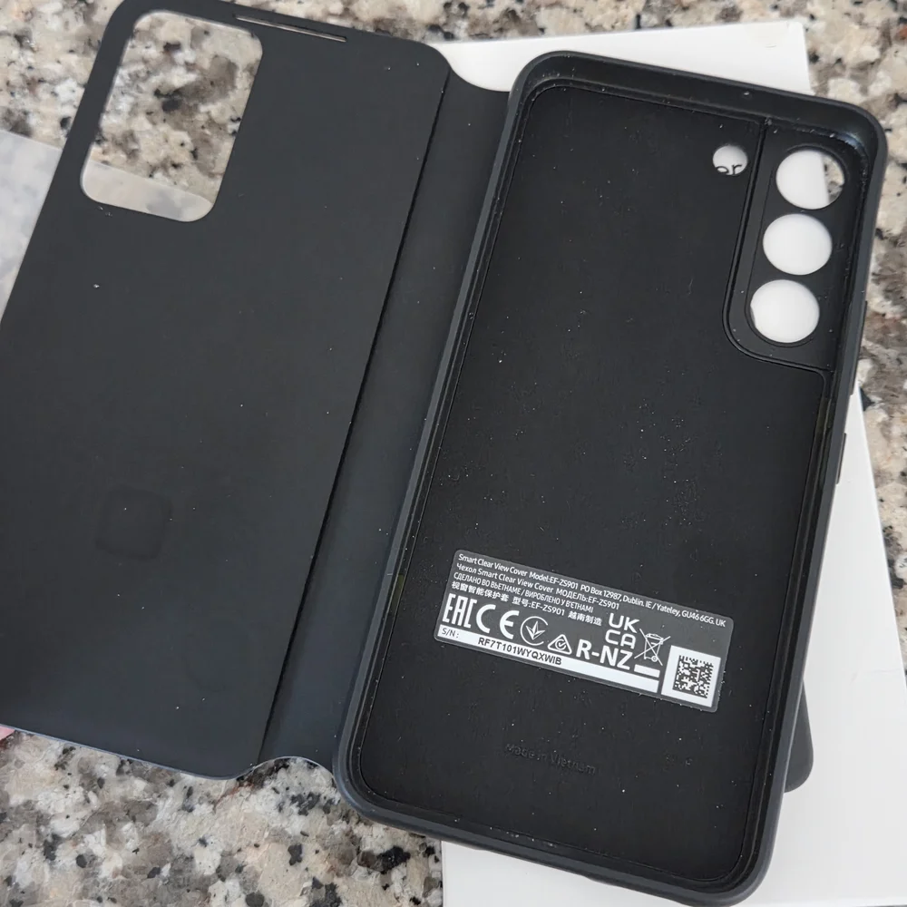Samsung Galaxy S22 S-View Flip Cover - Black